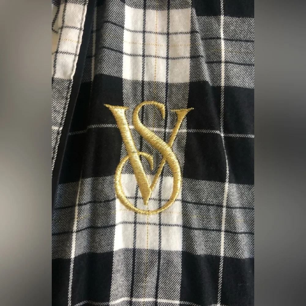Victoria's Secret plaid kimono-style Lounge Robe Black White Size: XL/ XXL
